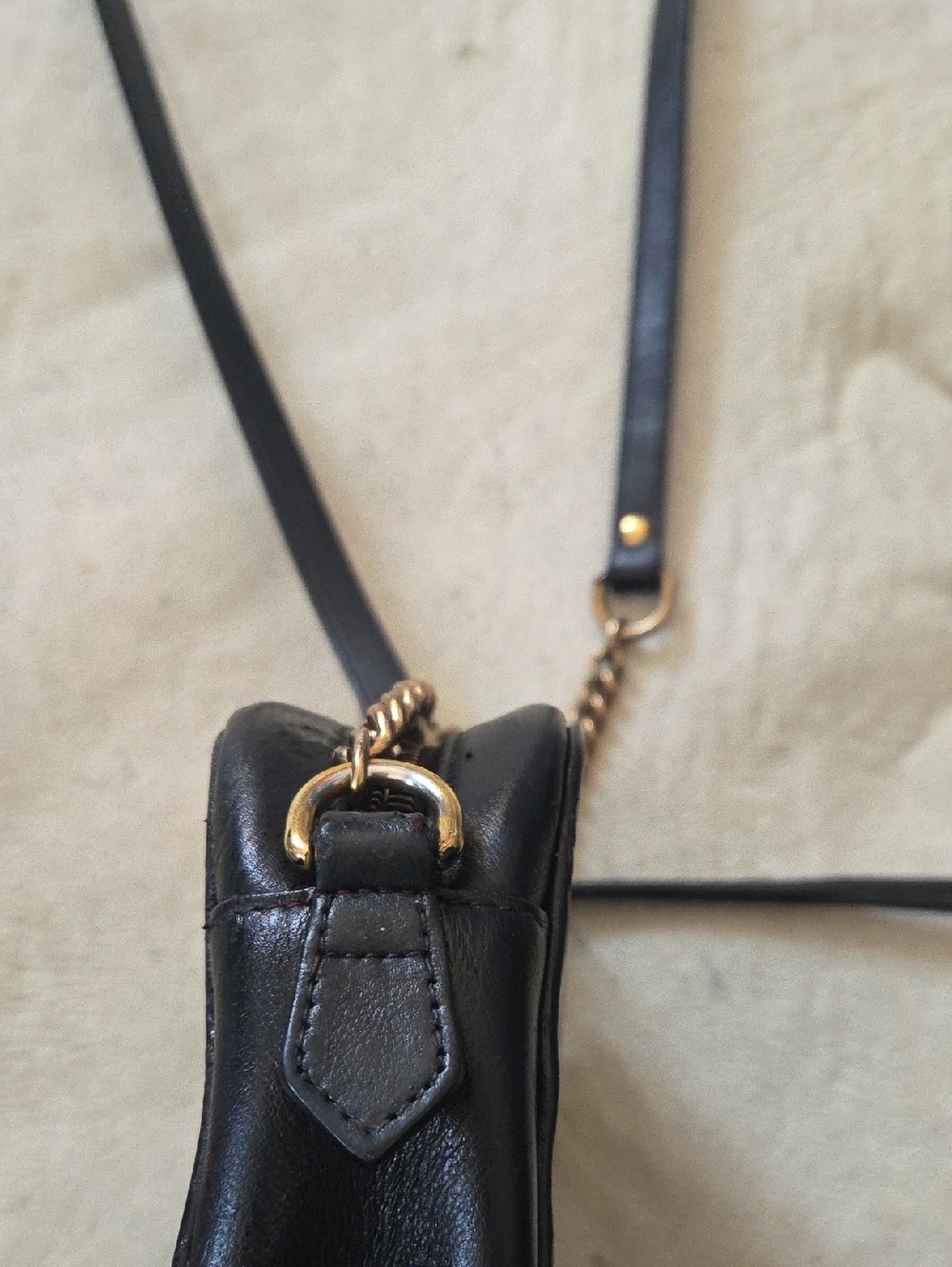 Gucci Black Mini Marmont Bag - Picture 5 of 16